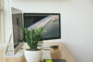 Tips for Organizing a Clutter-Free Workspace to Boost Productivity and Creativity