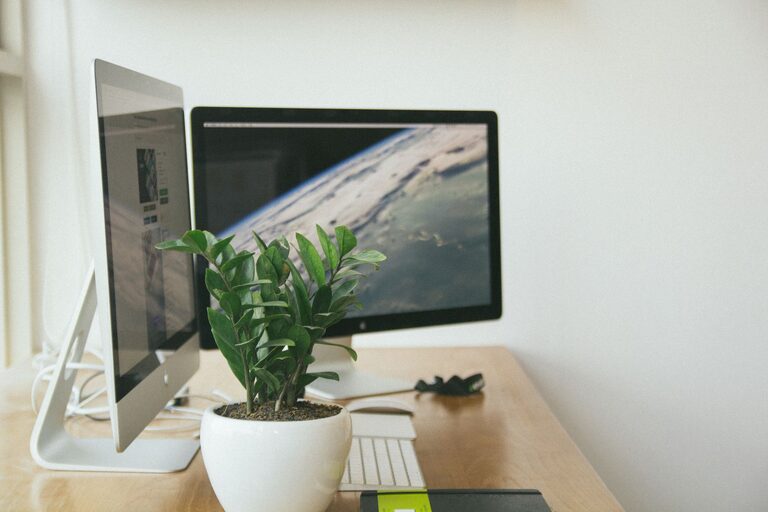 Tips for Organizing a Clutter-Free Workspace to Boost Productivity and Creativity